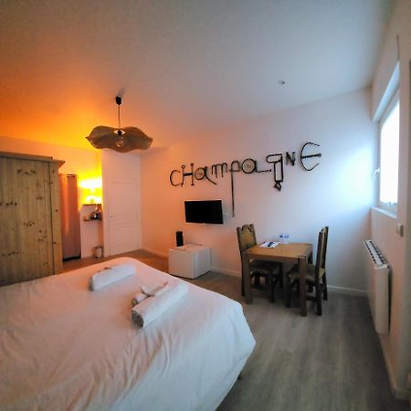 Chambres Privees Hyper-Centre Epernay Lit 160X200Cm Eksteriør bilde